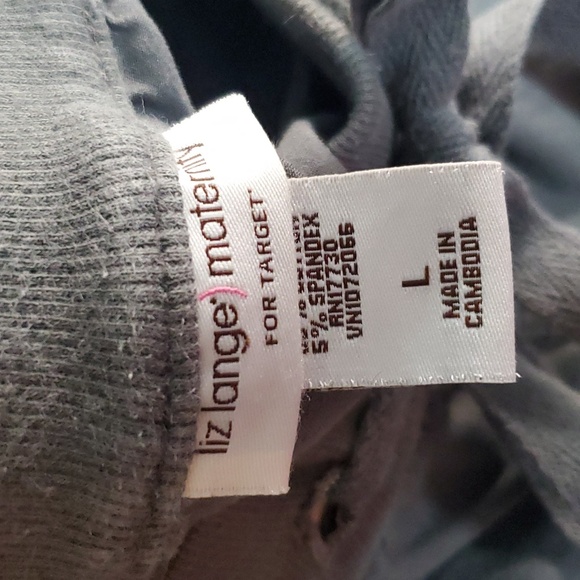 LIZ LANGE- Maternity Gray Cargo Capri's Size Large - Picture 11 of 12